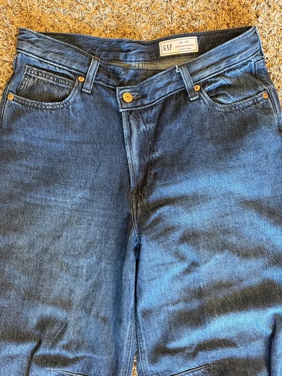 Gap horseshoe high rise ultra soft jeans with crossover waist - Picture 2 of 5